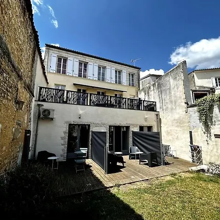 Le Republique - Logements Avec Jardin Situes En Plein Coeur De Ville Et Proche Des Thermes Rochefort  Exterior foto