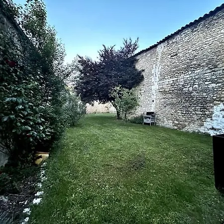 Le Republique - Logements Avec Jardin Situes En Plein Coeur De Ville Et Proche Des Thermes Rochefort  Exterior foto