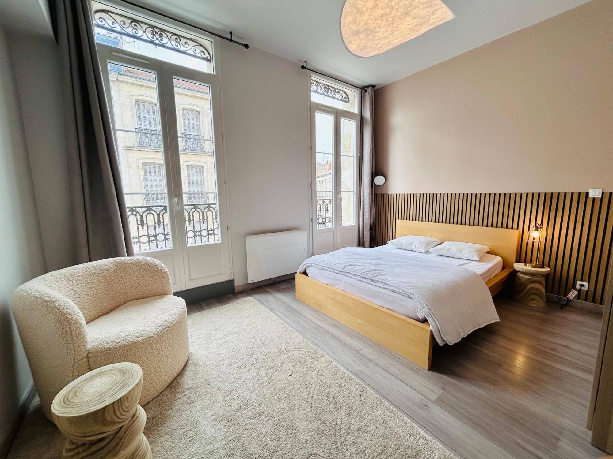 Appartement Le Republique - Avec Jardin Situes En Plein Coeur De Et Proche Des Thermes
